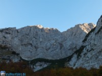 Kopfkraxe (links) im Morgenlicht, rechts Sonneck