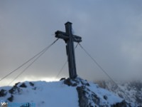 Gipfelkreuz der vorderen Karlspitze