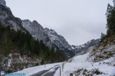 Straße im Kaiserbachtal