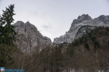 Links der Mitterkaiser, rechts Predigtstuhl und Goinger Halt