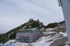 Am Stripsenjochhaus, hinten der Stripsenkopf