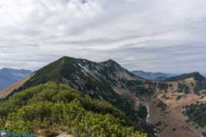 Unterbergerjoch (li) und Großer Traithen (re)