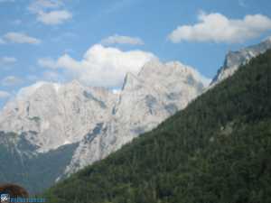 Die EllmauerHalt (hinten, davor Gamshalt und kleine Halt)